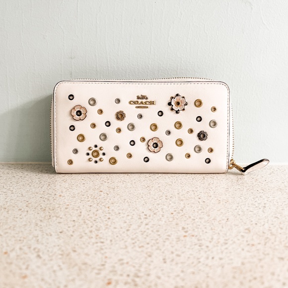 Coach Floral Zip Around Accordion Wallet with Tea Rose Appliqué and Grom… - Picture 7 of 12